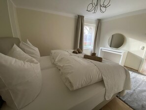 2 chambres, fer et planche à repasser, Wi-Fi gratuit, draps fournis