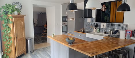 Microwave, oven, stovetop, dishwasher