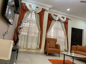 Living area - Stay Easy Apartment & Conference Centre (Accra)