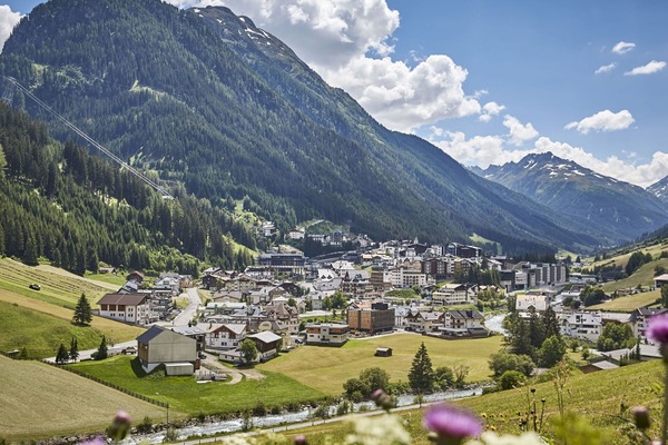 Bergforms, Berg, Landschaft, Hügel, Hochland, Gebirge, Bergstation, Senke, Dorf, Steigung
