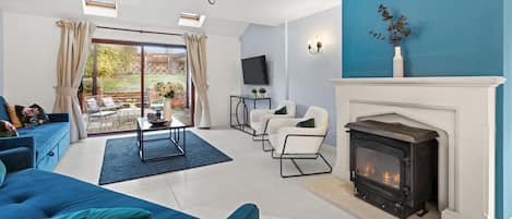 Télévision, cheminée