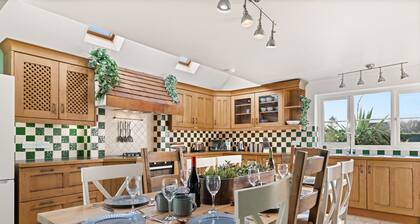 Tackley House - pet friendly near Oxford