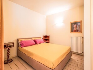 1 soverom, reiseseng for barn og wi-fi (inkludert)
