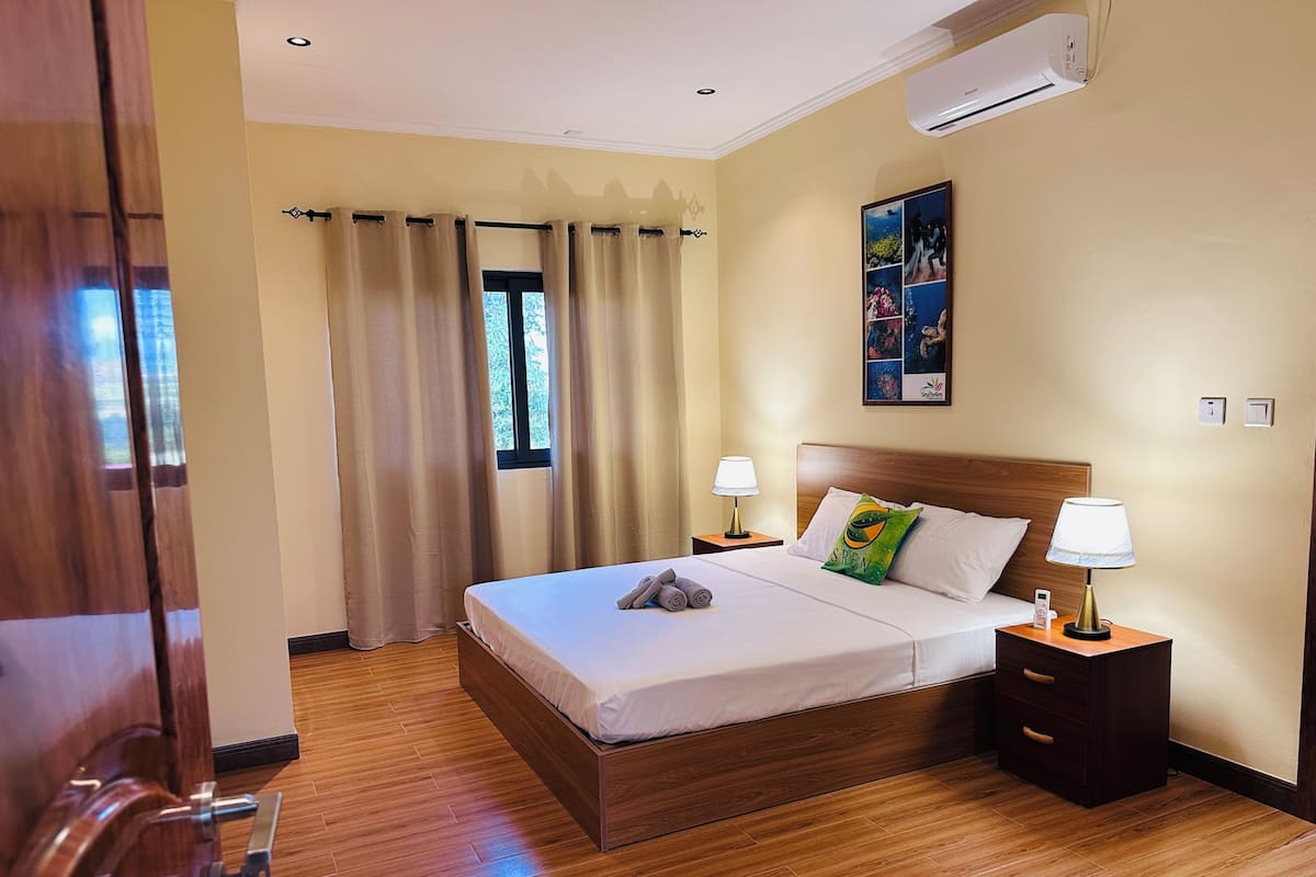 คอมฟอร์ทอพาร์ทเมนท์, ระเบียง, เห็นวิวมหาสมุทรบางส่วน | Wi-Fi ฟรี