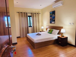 Comfort Apartment, Balcony, Partial Ocean View - Sren Self-Catering Apartment (Victoria)