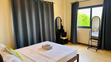 Family Apartment, Balcony, Partial Ocean View