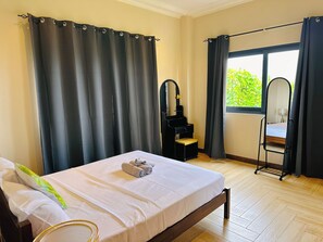 Căn hộ dành cho gia đình, ban công, quang cảnh một góc biển