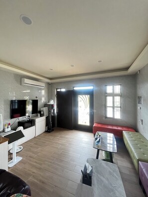 Unclassified image, 3 of 22, button - Overseas Ryukyu studies Homestay (Liuqiu)