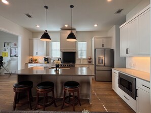 Private kitchen - Spacious Golfers Getaway (Evans)