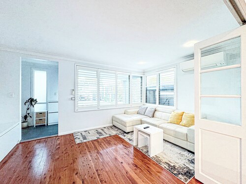 Spacious 4BR Home with Swimming Pool | Free Parking