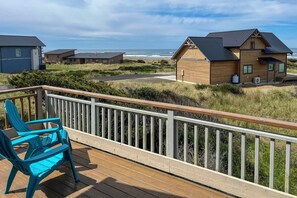 House (3 Bedrooms) | Interior - Walk to Beach! Pet-friendly Westport Home w/ Views (Westport)