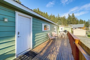 House (3 Bedrooms) | Interior - Pond & Mountain Views! Family Retreat in Peshastin (Peshastin)