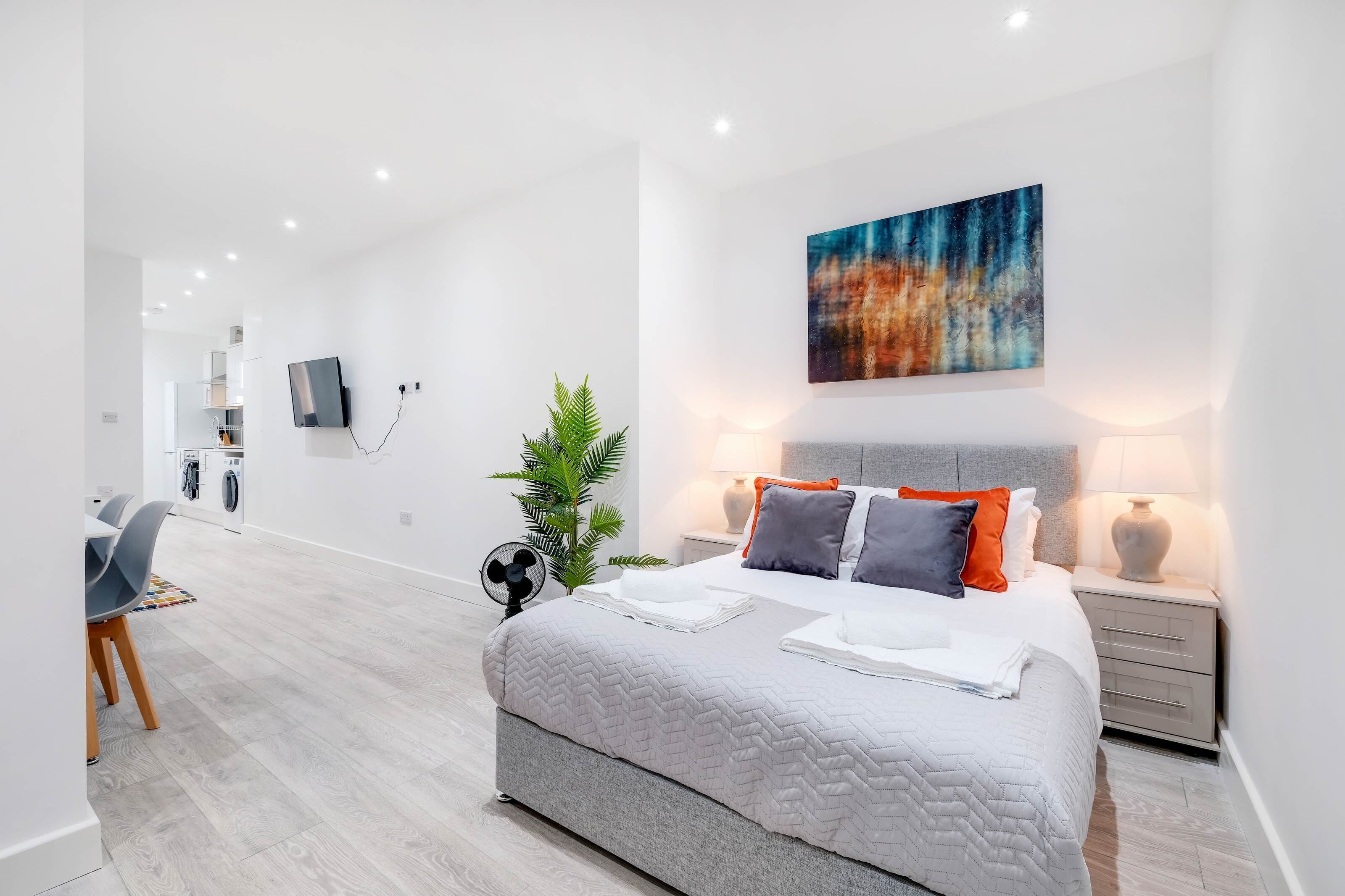 Bügeleisen/Bügelbrett, WLAN, Bettwäsche