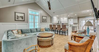 Walk to Beach & Parks! Coastal Haven in Oak Island