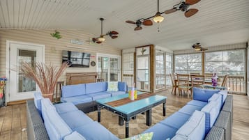 House (3 Bedrooms) | Front of property