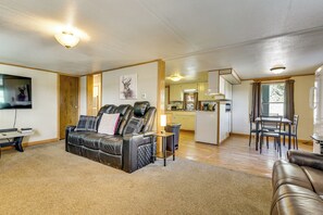 House (2 Bedrooms) | Interior - Steps to Lake Isabel & Trails! Mtn-view Hideaway (Rye)