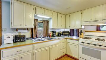 Rumah (2 Bedrooms) | Interior