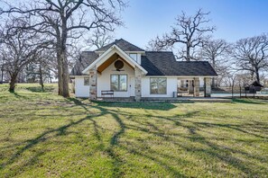 Interior - 'post Oak Estate' w/ Pool & Spa on 16 Acres (Cleburne)