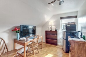 Apartment (1 Bedroom) | Interior - 3 Mi to UD & Kettering Health! Suburban Stay (Dayton)