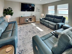 TV - Fisherman Luv, Bayfront Home with Night Fishing Light & Stunning Views (Rockport)