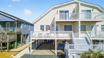 House, 3 Bedrooms | Exterior