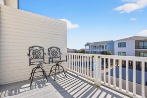 House, 3 Bedrooms | Property grounds - Luna By The Sea / 238 Brunswick Ave West 3 Bedroom Home (Supply)