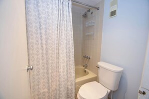 Studio | Bathroom - Golden Sands 1614 Studio (Ocean City)