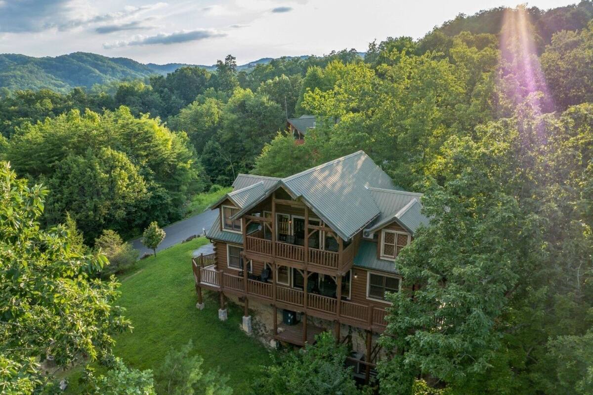 Nhà, 4 phòng ngủ | Ngoại thất