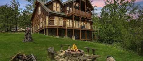 House, 4 Bedrooms | Property grounds