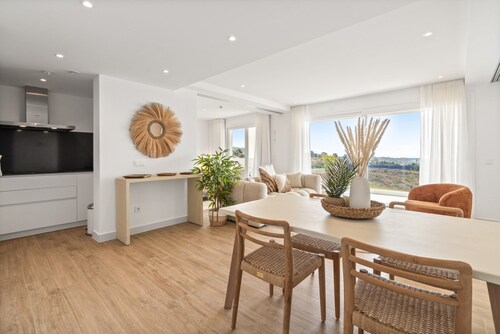 Alcazaba Lagoon Retreat for 4