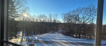 Escape to the Hilltop: Your Family’s Perfect Ionia Getaway.