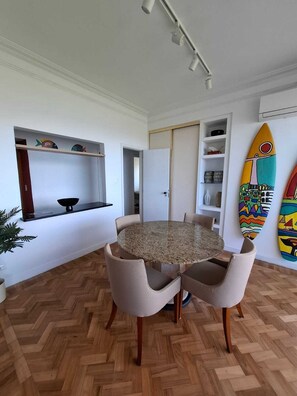 Dining - Atlantic Avenue, Post 6, Incredible View  (Rio de Janeiro)
