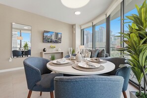 Interior - 501-705 Luxury Corner 1 Bedroom Rooftop Pool & GYM (Miami)