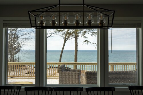 Lake Michigan Vacation Rental in Manistee - Private Beach, Hot Tub, Sleeps 14+