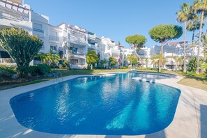 Apartment | Pool - Beachside Penthouse With Rooftop Terrace (Estepona)