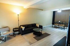 House, 2 Bedrooms, Accessible | Living room - Charming 2-bedroom House in Central Calgary (Calgary)