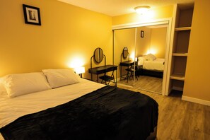 House, 2 Bedrooms, Accessible | 2 bedrooms - Charming 2-bedroom House in Central Calgary (Calgary)