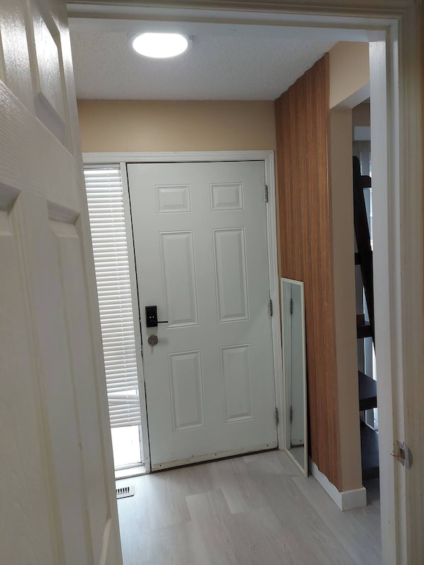 House, 2 Bedrooms, Accessible | Interior - Charming 2-bedroom House in Central Calgary (Calgary)