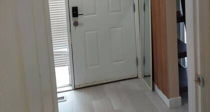 Charming 2-bedroom House in Central Calgary