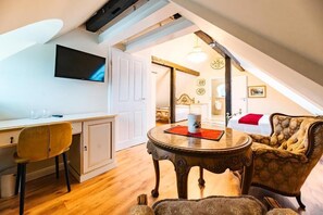 Desk, laptop workspace, iron/ironing board, free WiFi