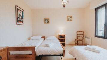 Apartment | 2 bedrooms, individually furnished, bed sheets