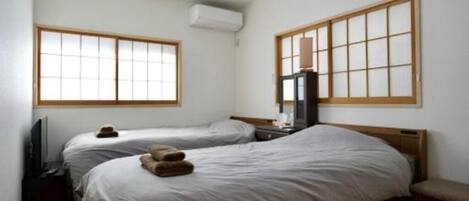 4 bedrooms, WiFi, bed sheets