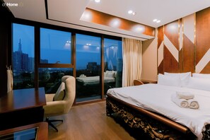 Luxury Studio Suite, Balcony, City View - The Galleria Metropole by Tea Housing (Ho Chi Minh)