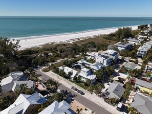 Beach - The Gulf Lookout: A beachfront escape (Anna Maria)