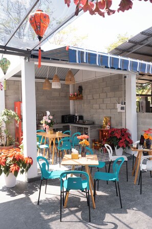 Outdoor dining - T&H Hoi An Villa (Dien Ban)