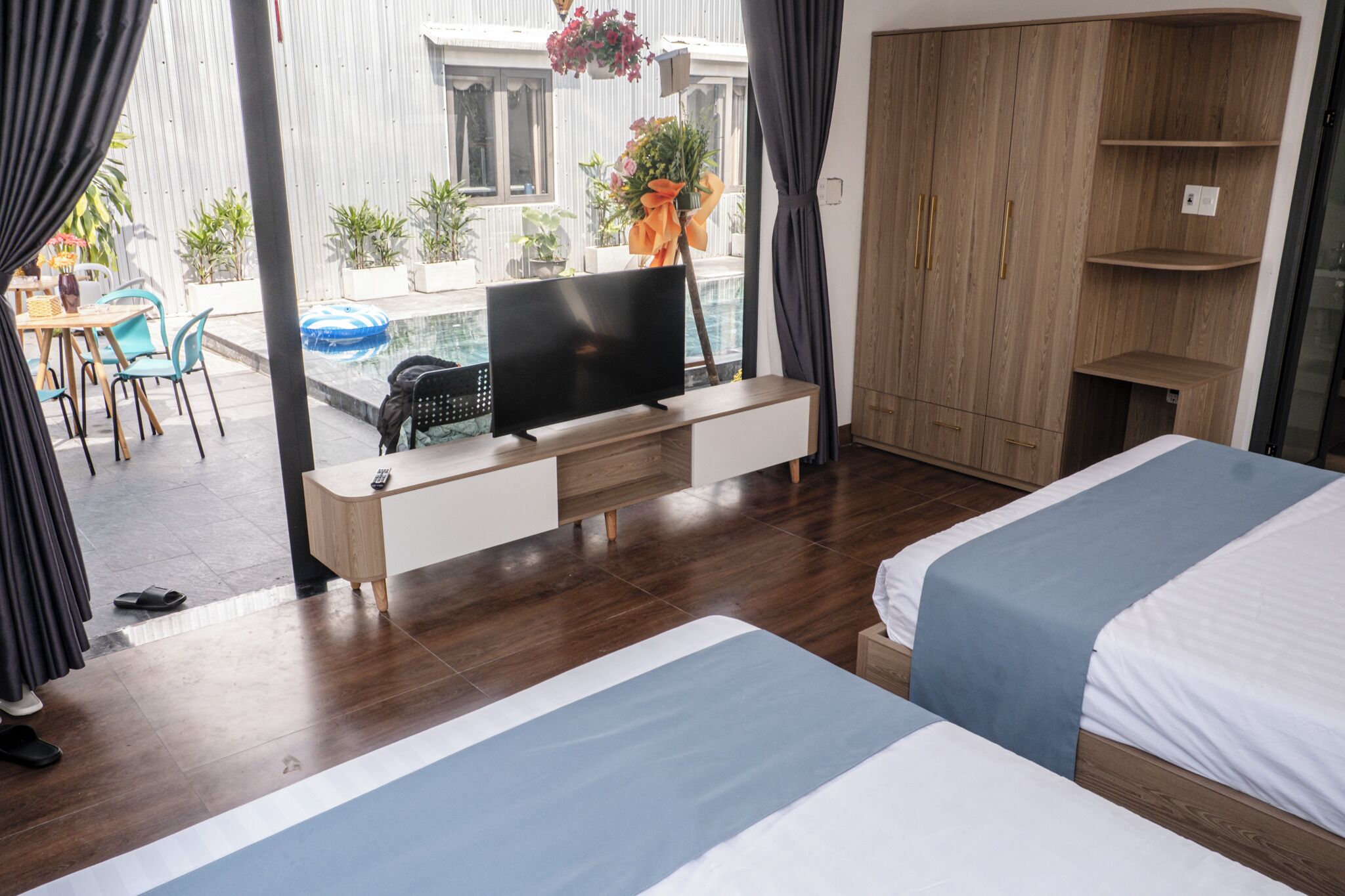 Family Quadruple Room, Pool View