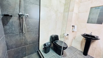 Deluxe Room | Bathroom