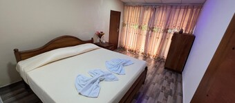 Homestay with cooking demonstrations.
Ambuluwawa visit and airport pick up dro.