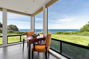 Dining - Premium 1 acre oceanfront property (The Sea Ranch)
