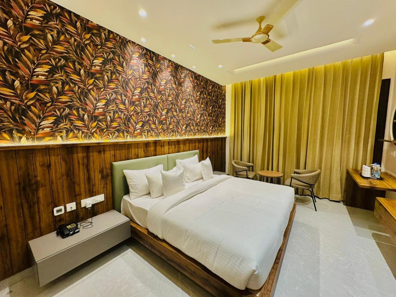 Deluxe Double Room, Pool View